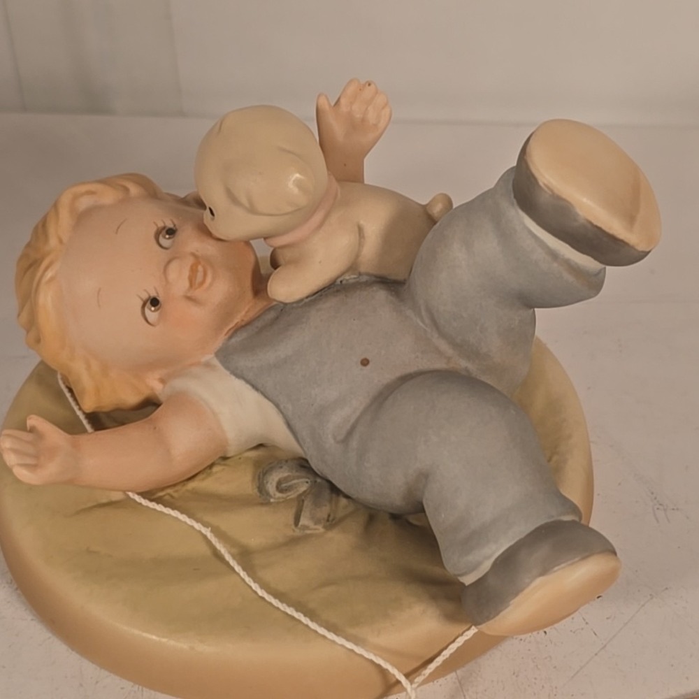 Memories of Yesterday "A Kiss From Fido"‎ 1991 Enesco Porcelain Figurine